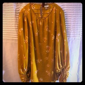 Ava and Viv 1x cute mustard top